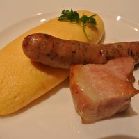 朝食　洋食メニューのふわふわオムレツ