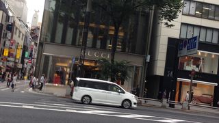 晴海通り沿いです