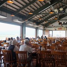 磐梯山が見えるのはよいが、店内は食堂程度。