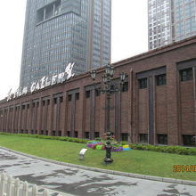 大きな倉庫を改装しました。