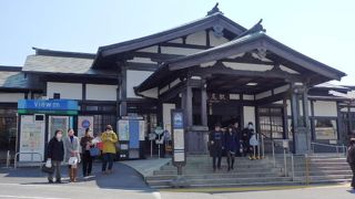 東日本旅客鉄道・京王電鉄の駅、高尾駅（たかおえき）