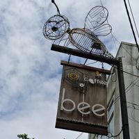 近くのカフェ・・Bee Cafe   
