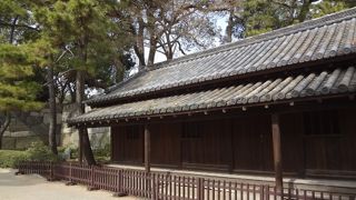 歴史を感じる木造建築