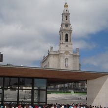 出現の礼拝堂とバジリカ