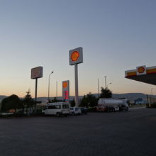 トイレ休憩のバスターミナル