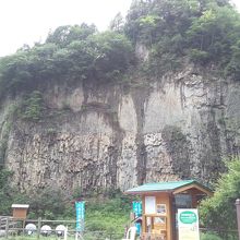 駐車場から見えます