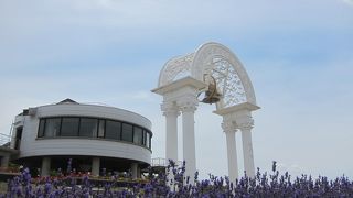 丘の上まで登るのが大変かも