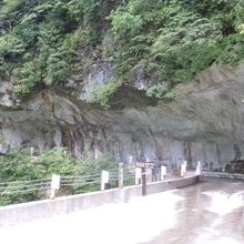 欅平の人食い岩