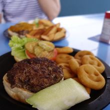 キッズプレートも容赦ない分量