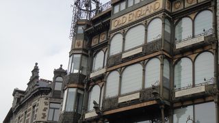 世界中の様々な楽器はもちろん建物も興味深い