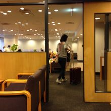 喫煙ルームから