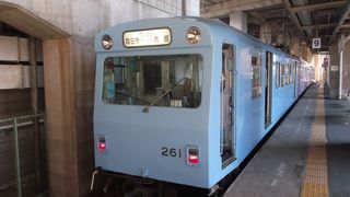 小さな列車に乗り換え３分