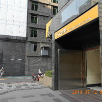 ＭＲＴ（捷運）行天宮駅4番出口を出てすぐ