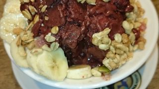 コーヒーとアサイーボウル