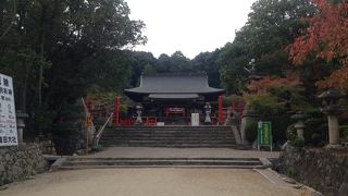 奈良・信貴山近くの神社。