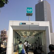 豊洲駅入り口