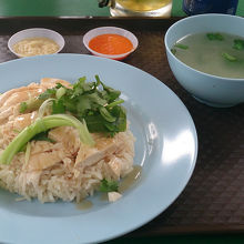 AhTaiさん。スープ、生姜ソース、香菜あり。$3.00