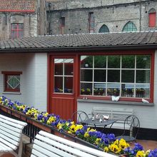 ボート乗り場の可愛い建物