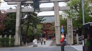 清水寺とくらべたら、落ち着いた感じの八坂神社