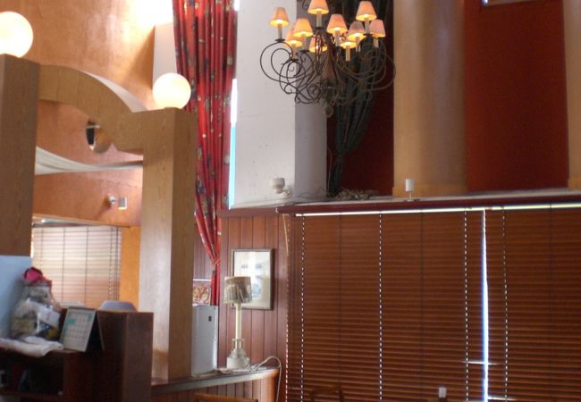 おしゃれな店内で美味しいPIZZを召し上がれ！