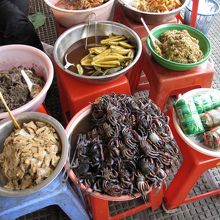 お惣菜もありますよ