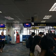 8番ゲートから出発