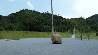 安藤が設計した「静」を感じる美術館