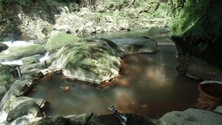 せせらぎ荘渓流沿いの露天風呂