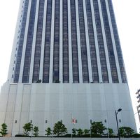 ２８階建てのホテルの建物です。