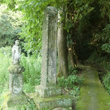 境内への入り口です