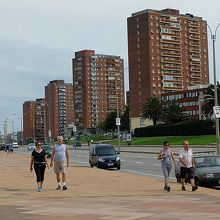 ラプラタ川沿いに遊歩道が延々。これはシウダー・ビエハ地区部分