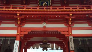 境内までの坂が大変です!!