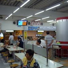 空いていて、テーブルもきれいでした