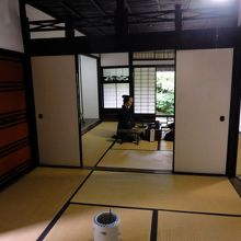 中はこんな感じです