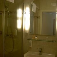 シャワールームはありますがバスタブはありません