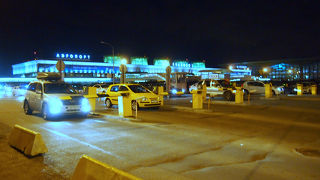 アクセスが悪くて狭い