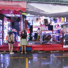 チャトゥチャック・ウィークエンド・マーケット