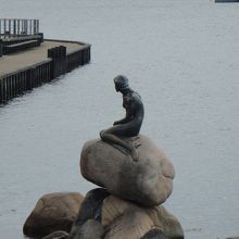 横からの人魚姫