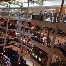 圧巻！ 迫力あるショッピングセンターでした。