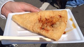 有名な油揚げが食べられます