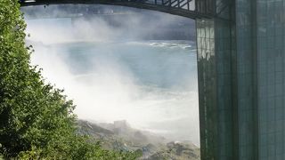アメリカ側から見た方が間近で、迫力がある