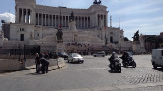 行きと帰り以外は殆ど歩いても回れます