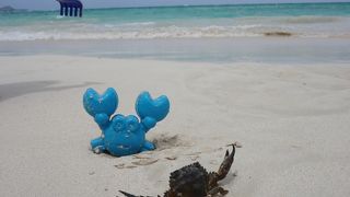 ワイキキとはちがう青い海