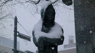 日展特選作品で１９７６年に建立！