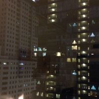 窓から少しだけKLCCが