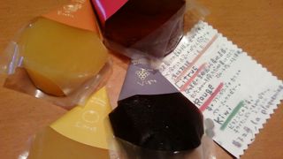 かわいいケーキがいっぱい。どれも安心して食べれます。