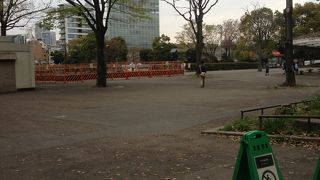 フリーマーケットで有名な公園