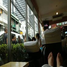 マッサージ受けつつ、、、