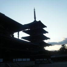 夕方の法隆寺
