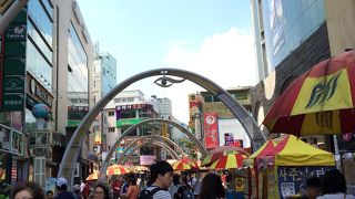 たくさんの人であふれてます